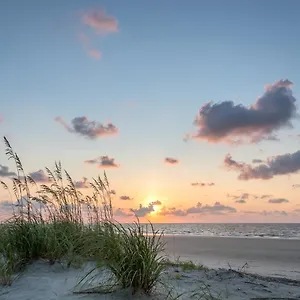 https://windsor-court-north-4204-hilton-head-island.top-hotels-in-savannah.com