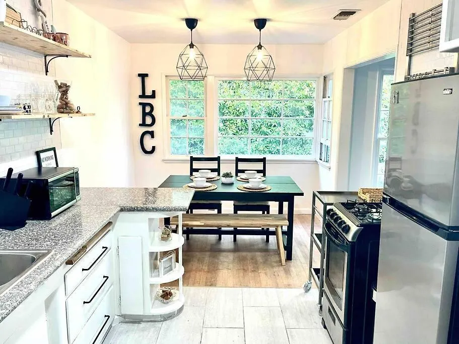 Apartment Beautiful Bright Condo Steps Away From The Beach Long Beach